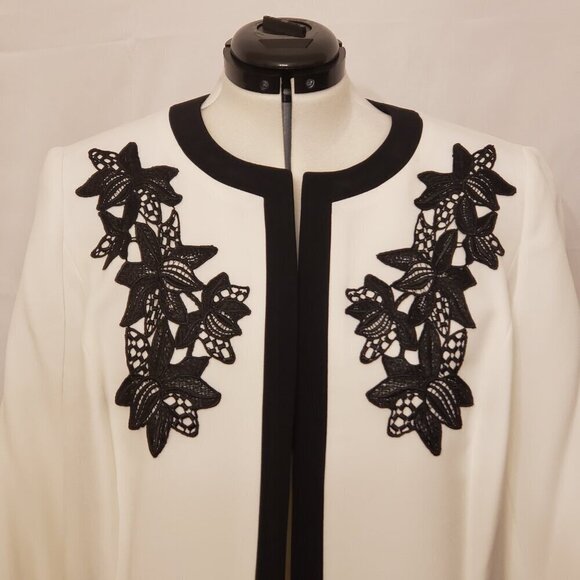 Kasper Women's Embroidered Black & Cream Flyaway Jacket, Size 14W - Picture 3 of 9